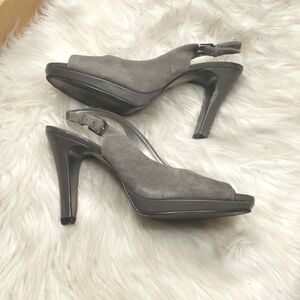 Tahari Si Senor Slingback Peep Toe Gray Suede Heel Pump Women's Size 7.5